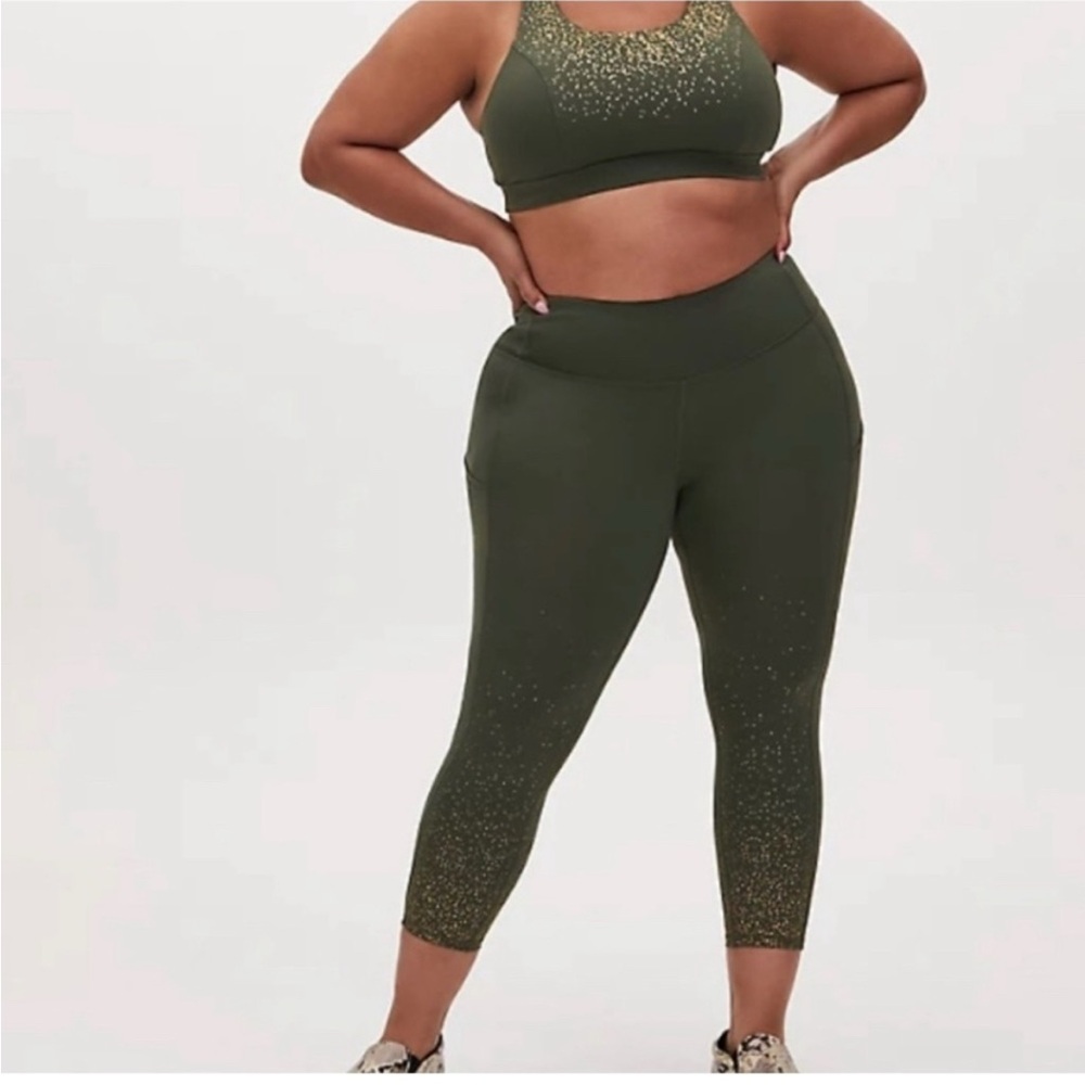 Stylish Green and Gold Speckled Top
